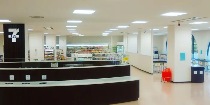 日本一広い店舗面積のコンビニ　セブンイレブン片柳学園店