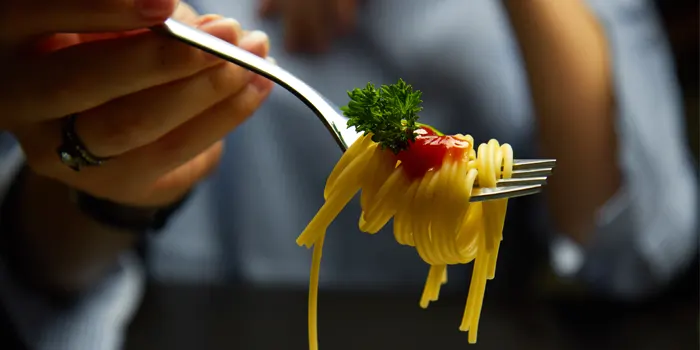 コンビニ パスタ 人気